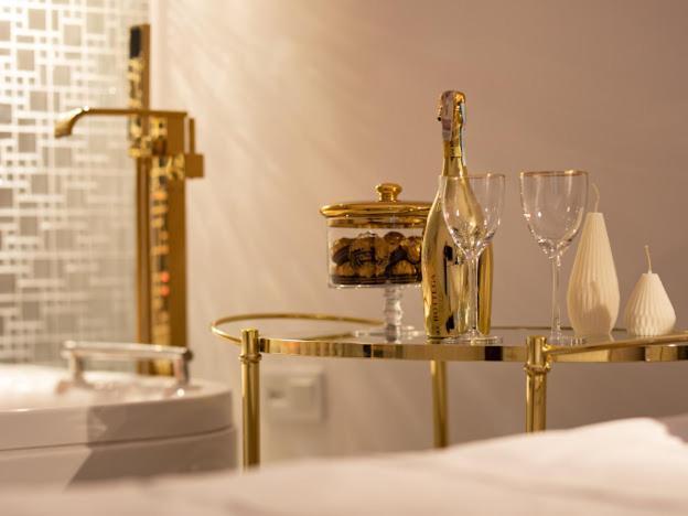 Gold Sauna&jacuzzi *
